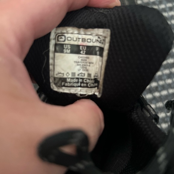 Men’s winter boots size 9 - Picture 2 of 4